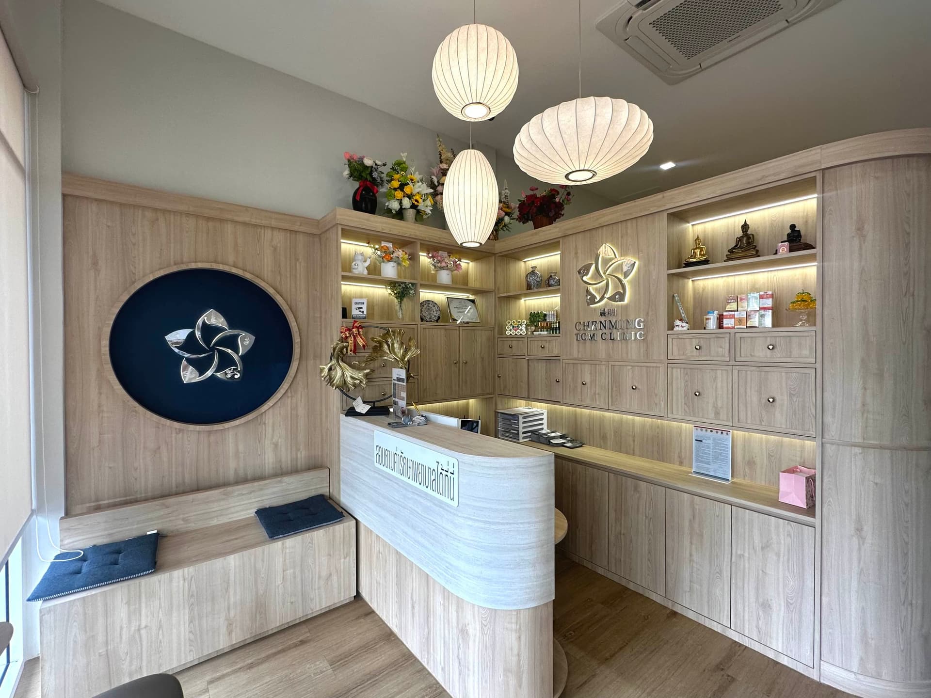 Chenming TCM Clinic interior — acupuncture and traditional Chinese medicine in Bangkok Chinatown